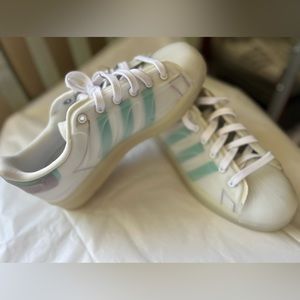 Adidas rain, snow sneakers NEW w/tags. Very waterproof youth/men 4.5 or 6 womens